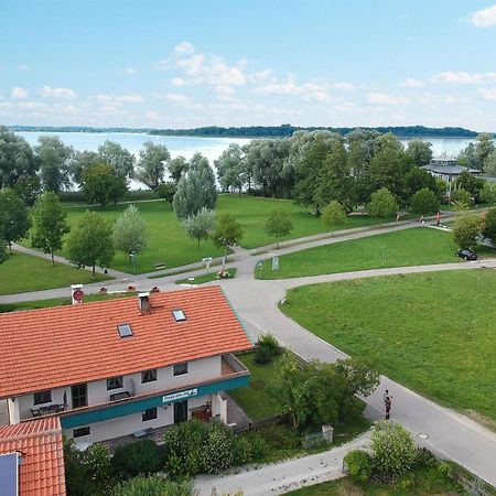Ferienwohnungen Haus Am See 베르나우암히엠지 외부 사진