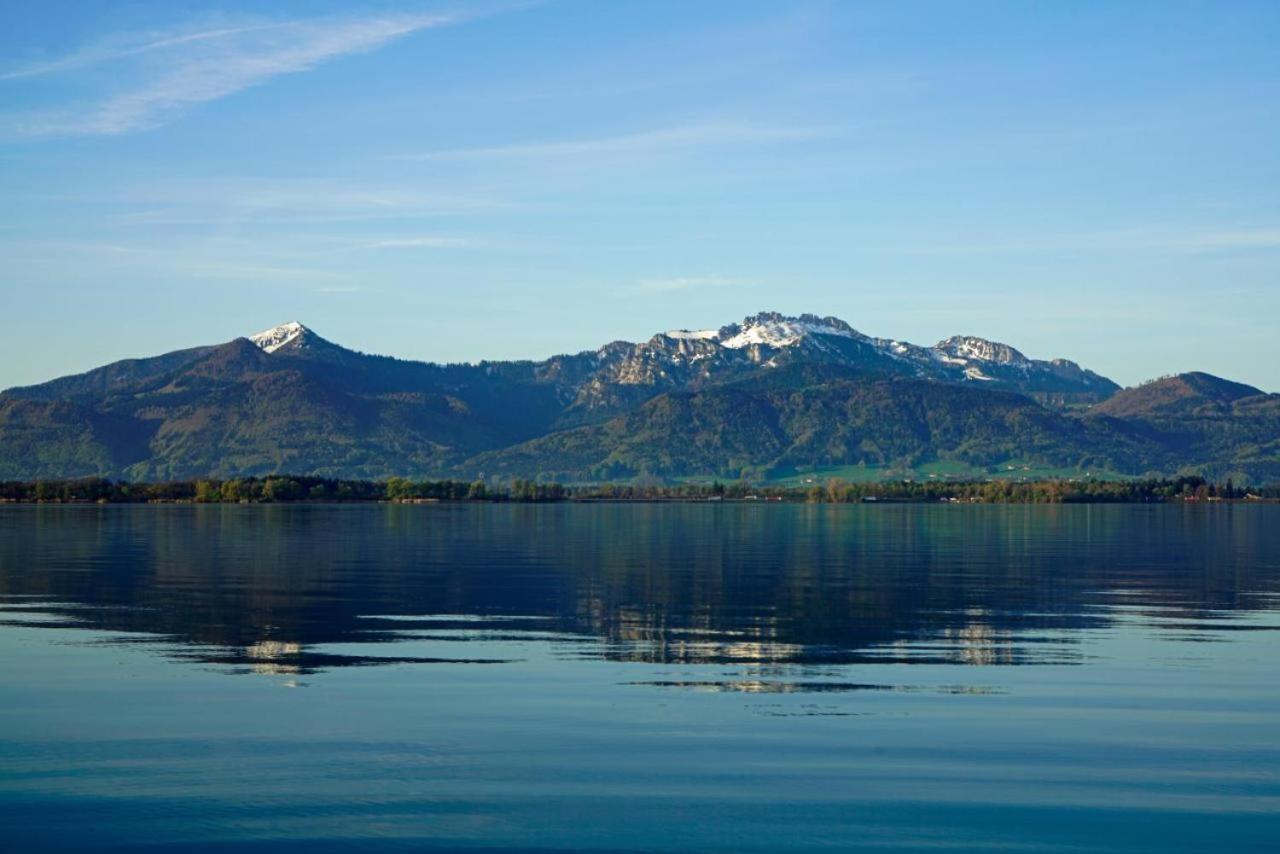 Ferienwohnungen Haus Am See 베르나우암히엠지 외부 사진