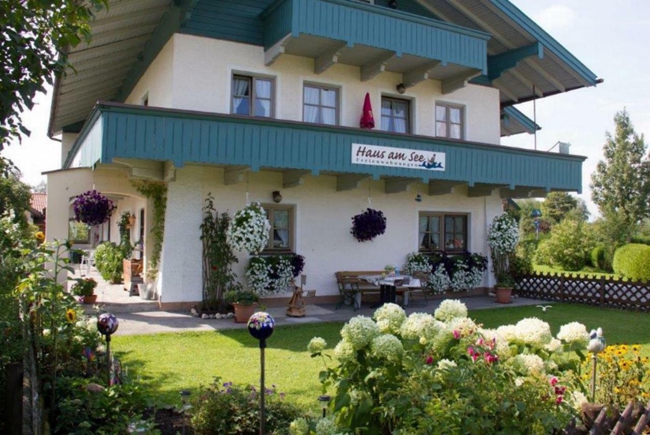 Ferienwohnungen Haus Am See 베르나우암히엠지 외부 사진